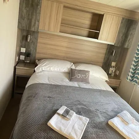 2 Bedroom Caravan To Rent In Allonby Holiday home
