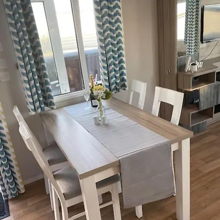 2 Bedroom Caravan To Rent In Allonby * Maryport