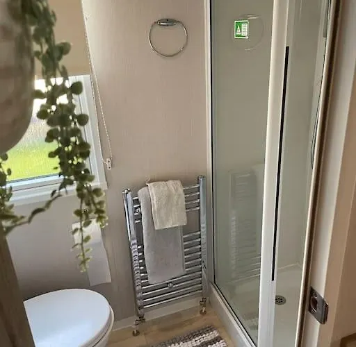 2 Bedroom Caravan To Rent In Allonby 度假居 玛丽波特