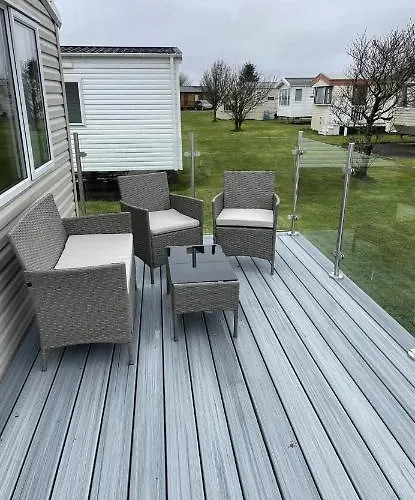 2 Bedroom Caravan To Rent In Allonby 度假居 玛丽波特