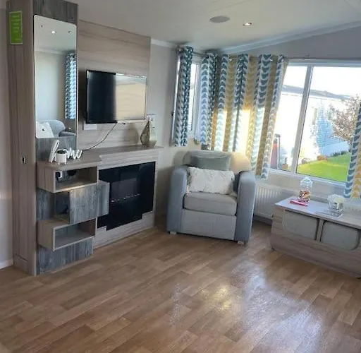 2 Bedroom Caravan To Rent In Allonby 度假居
