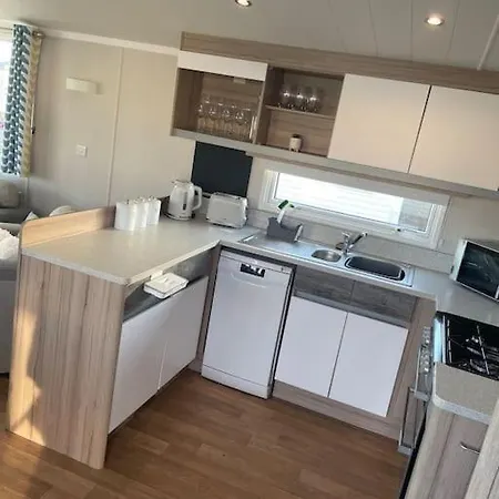 2 Bedroom Caravan To Rent In Allonby * Maryport