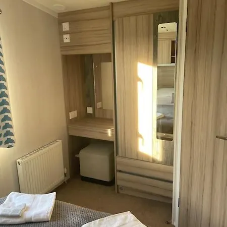 2 Bedroom Caravan To Rent In Allonby Maryport